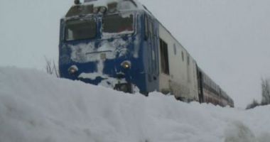 Stire din Social : Trenurile circulă în condiții de iarnă. CURSE ANULATE!