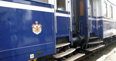 Stire din Monden : Trenul regal a făcut un drum simbolic de la Sinaia la București