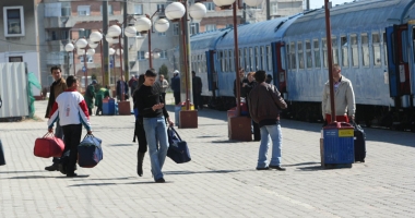 Stire din Social : CFR suplimentează numărul de locuri în trenuri