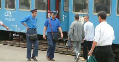 Stire din Social : CFR asigură legături spre litoral și în această perioadă