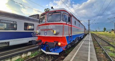 Stire din Social : Trenuri oprite pe magistrala CFR București – Constanța, din cauza unor incendii de vegetație