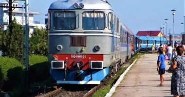 Stire din Social : Toate trenurile duc la mare, în acest weekend