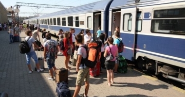 Stire din Social : MINIVACANȚA DE SF. MARIA / Mii de trenuri vor circula zilnic