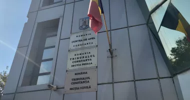 Stire din Eveniment : Taxa de 200 de lei pentru parcare, în așteptare. Tribunalul Constanța amână decizia