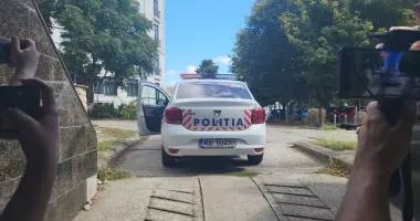 Bărbat de 74 de ani, cercetat la Constanța după ce ar fi furat două telefoane mobile