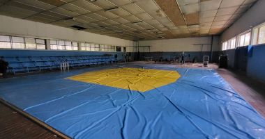 Nepăsare, lipsă de viziune, finanţare zero! Complexul Sportiv Triunghi, o ruină sufocată de bălării - 7