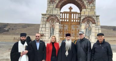 Stire din Eveniment : Troiță ridicată în cinstea eroilor, inaugurată de Ziua Dobrogei, la Adamclisi