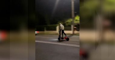 Stire din Eveniment : Cursa pe trotinetă s-a încheiat cu o amendă usturătoare. Tânărul care a fugit de poliție a fost prins