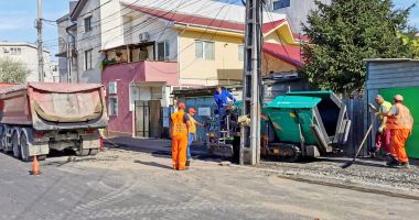 Lucrări la trotuarele din Constanţa