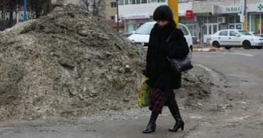 Stire din Social : Cine ne poate despăgubi dacă ne accidentăm pe gheață