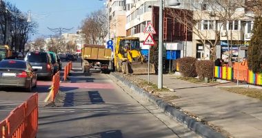 Stire din Social : Trotuarele de pe bulevardul Tomis, refăcute