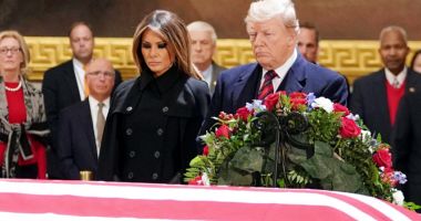 Stire din Actualitate : Trump a adus un omagiu predecesorului său  republican George H.W. Bush