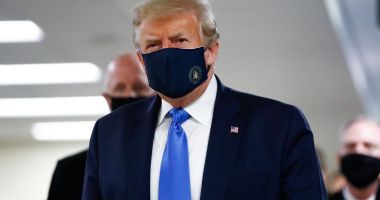 Stire din Actualitate : Trump: Vom avea suficiente vaccinuri anti-COVID pentru toți americanii, până în aprilie 2021