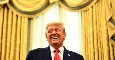 Stire din Actualitate : Donald Trump vrea să candideze din nou la prezidențiale în 2024: „Doar doctorul mă poate opri”