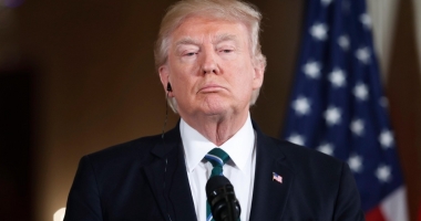 Stire din Actualitate : Trump îl înlocuiește pe secretarul general al Casei Albe