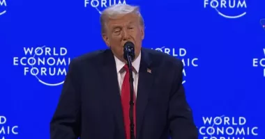 Stire din Actualitate : Trump anunță la Davos că va cumpăra Groenlanda