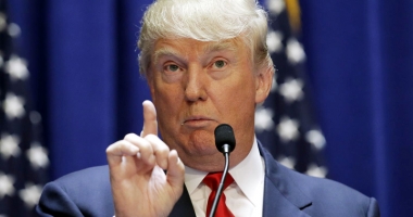 Stire din Actualitate : Trump, obligat de senatori  să predea toate înregistrările discuțiilor purtate cu fostul șef al FBI