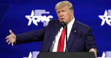 Donald Trump se folosește de raidul FBI pentru a cere bani de la susținătorii săi