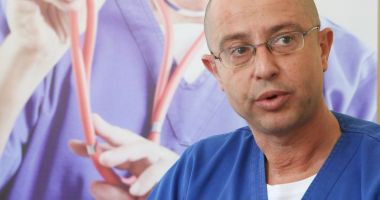 Stire din Actualitate : Tudor Ciuhodaru despre pacienta dusă cu roaba la ambulanță: "Este inadmisibil să ajungem în astfel de situaţii"