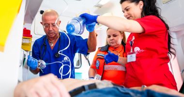 Stire din Sănătate : Medic: "Sunt tot mai multe cazuri, în această perioadă. Nu amânaţi mersul la medic!" Iată cum evitaţi îmbolnăvirea