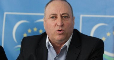 Stire din Politică-Administrație : Scandal la PNȚCD Constanța. Țapliuc a intrat în sediul partidului, Chesoi face conferință de presă la un hotel