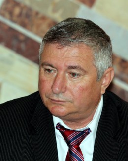 Stire din Politică-Administrație : Nădrag e "soldat disciplinat" și nu mai candidează la parlamentare