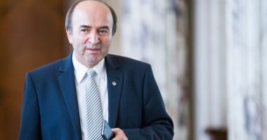 Stire din Politică-Administrație : "Procedura adoptării tacite ar trebui  să dispară la revizuirea Constituției"