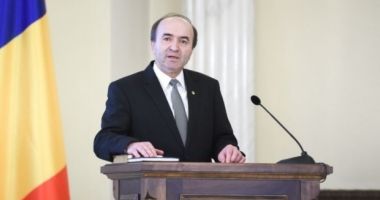 Stire din Eveniment : Tudorel Toader, despre o eventuală punere sub acuzare a președintelui: E treaba procurorilor, și nu a unui ministru