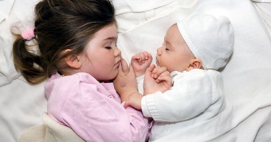 Stire din Sănătate : Tratează din timp problemele de somn ale copiilor