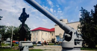 Stire din Cultură-Educație : Tunul „Obuchov”, exponatul lunii la Muzeul Marinei