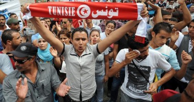 Stire din Actualitate : Mii de manifestanți cer demisia guvernului tunisian