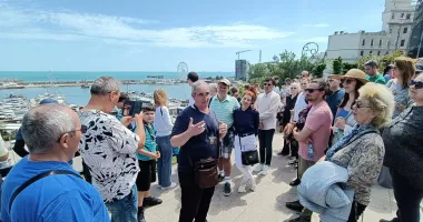 Constănțenii și turiștii, invitați la un nou tur ghidat gratuit prin centrul vechi al orașului