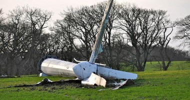 Foto/ A explodat o turbină eoliană - 3