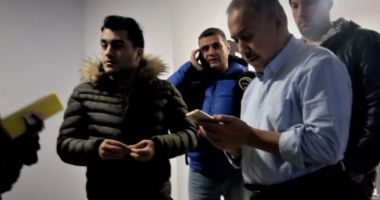 Stire din Eveniment : Ziarist turc, ridicat de polițiști. Riscă să fie extrădat în Turcia, la ordinul lui Erdogan