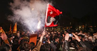 Stire din Actualitate : Peste o mie de persoane au fost arestate în Turcia. Mișcarea de protest continuă