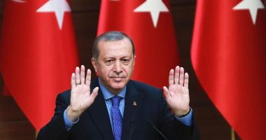 Stire din Actualitate : Turcia: Erdogan anunță ridicarea restricțiilor la pașapoarte pentru susținătorii lui Gulen