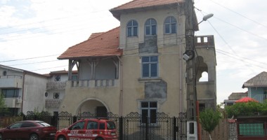 Turismul balnear e sufocat de ruinele private - 3