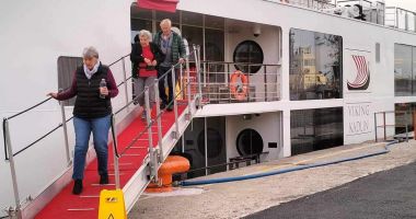 Stire din Social : Peste 300 de turiști americani și canadieni, la bordul a două nave de croazieră sosite în portul Constanța