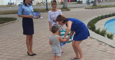 Turiștii și hotelierii, avertizați de polițiștii constănțeni