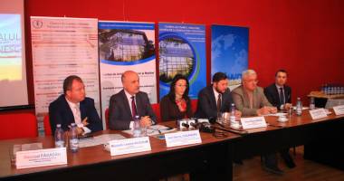 Turiștii vor fuma numai pe plajă în noul sezon estival - 2