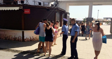 Turiștii din Mamaia,  sfătuiți de polițiști - 2