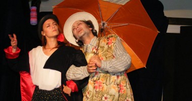 Stire din Cultură-Educație : "Teatrul Pur și Simplu" încântător