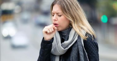 Stire din Social : Simptomul care sperie medicii! De ce este periculos când tusea durează săptămâni sau chiar luni