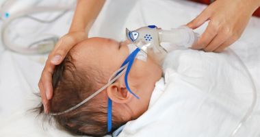 Stire din Sănătate : Copil de 2 ani diagnosticat cu tuse convulsivă şi rujeolă. Copilul nu a fost vaccinat de când s-a născut
