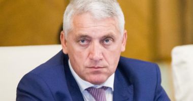 Stire din Politică-Administrație : "Nu există un plan al Guvernului pentru întoarcerea românilor la muncă"