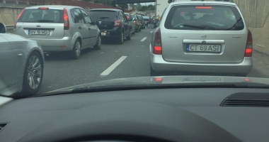 GALERIE FOTO / TRAFIC DE COȘMAR spre Constanța. Cozile se întind pe zeci de kilometri - 3