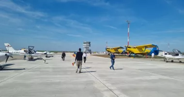 Airport Film Festival 2026 revine pe pista Aeroportului Internațional Tuzla. Trei seri de cinema în aer liber, cu intrare liberă