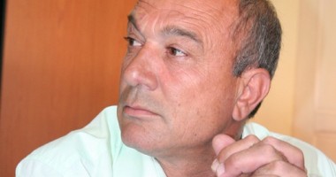 Stire din Eveniment : Fostul viceprimar din Tuzla, Marian Sărăcilă, nu s-a prezentat la Poliția Constanța