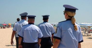 Stire din Eveniment : Droguri și evaziune, pe plaja din Tuzla