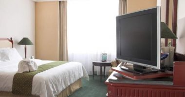 Un vasluian a dus televizorul din camera de hotel la amanet